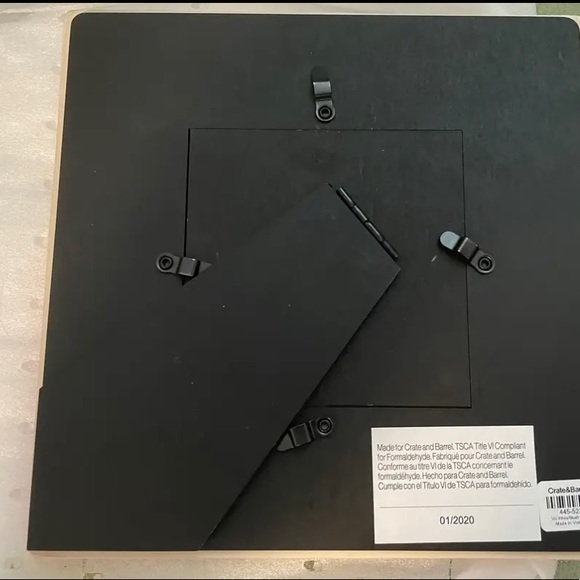 Crate & Barrel ceramic frame 4x4 white blush new - Picture 3 of 3